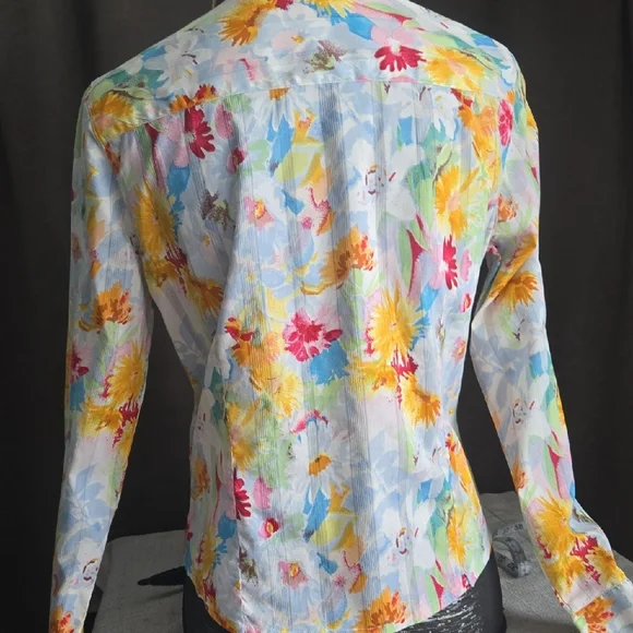 Floral Button-Up Blouse - Picture 2 of 4